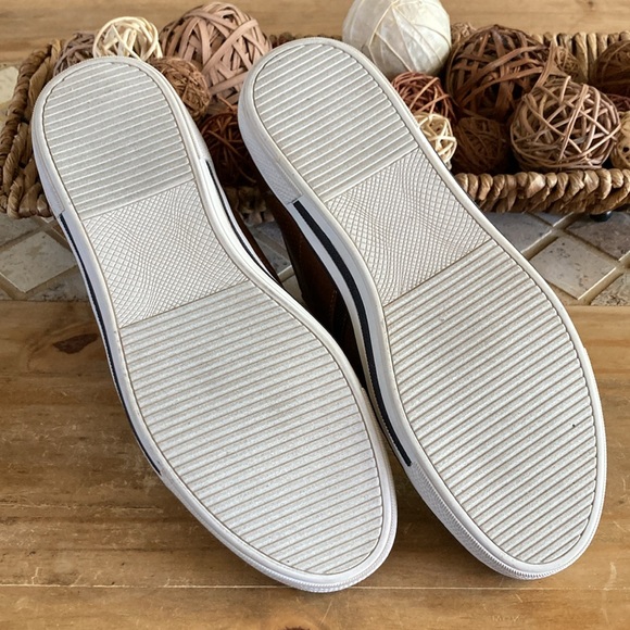 Unlisted A Kenneth Cole Production. Mens, Shiny Crown Size 9 shoes. - Picture 4 of 4